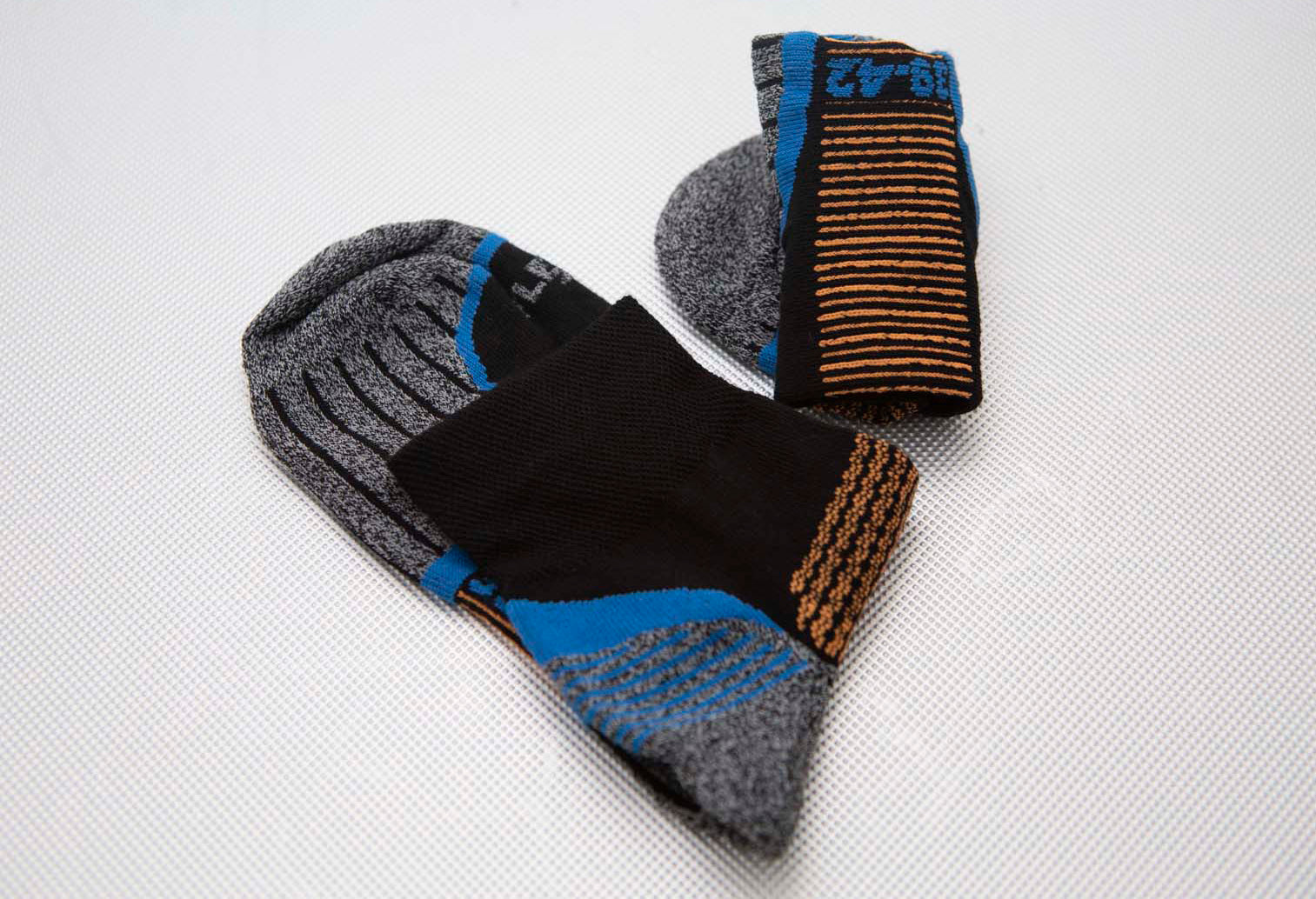 NOGAVICE ZA POHODNIŠTVO POLKRATKE