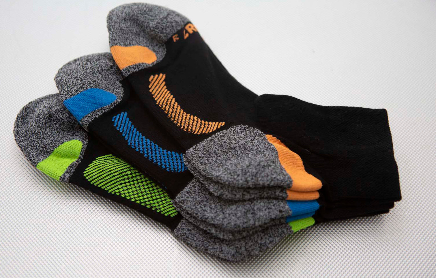 NOGAVICE ZA POHODNIŠTVO KRATKE