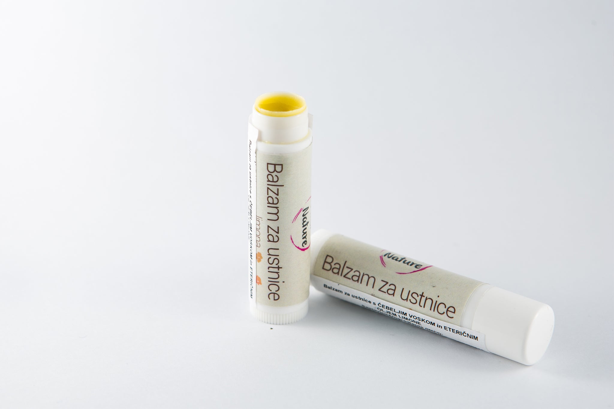 Naravno negovalni balzam za ustnice LIMONA